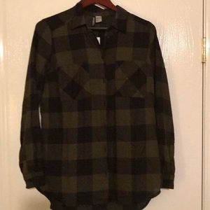 NWT H&M Green and Black Plaid Button Down, Size 6